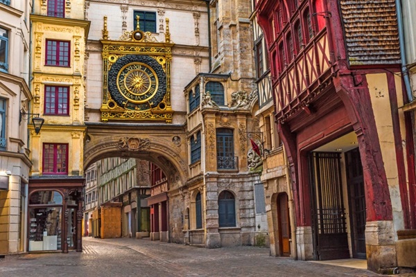 Rouen rue du gros horloge